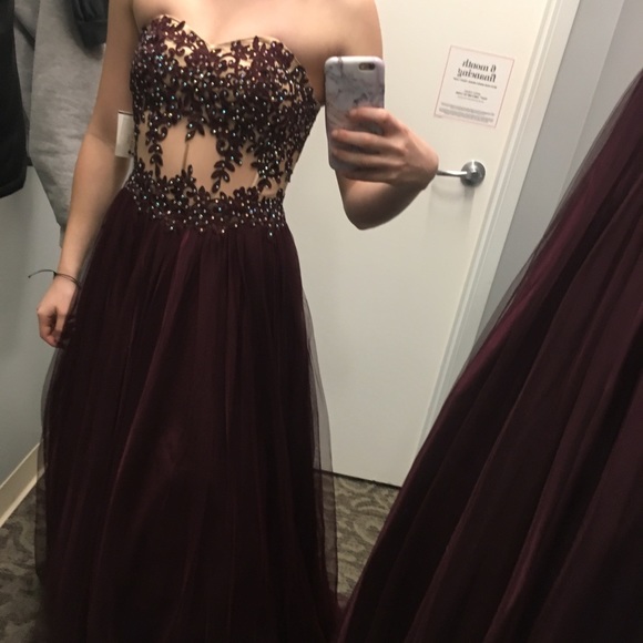 Blondie Nites size 3/4 maroon prom dress/ball gown - Picture 2 of 4